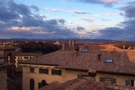 Elegant Flat With Rooftop 450 Mt From Piazza Del Campo Apartamento